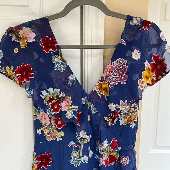 Alice + Olivia Electra Ruffled Floral Midi Dress - Picture 7 of 14